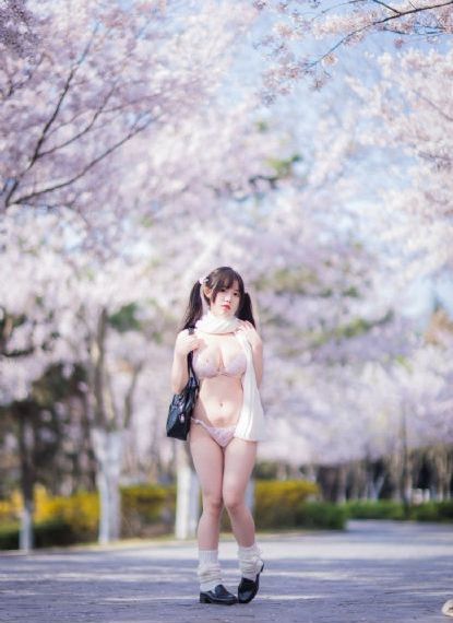 女人荫蒂让男人添舒服